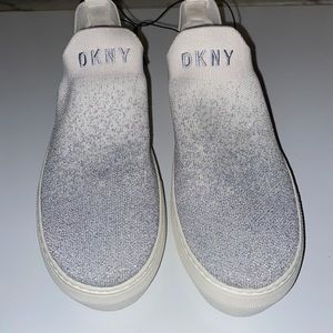 DKNY SLIP-ON SNEAKERS